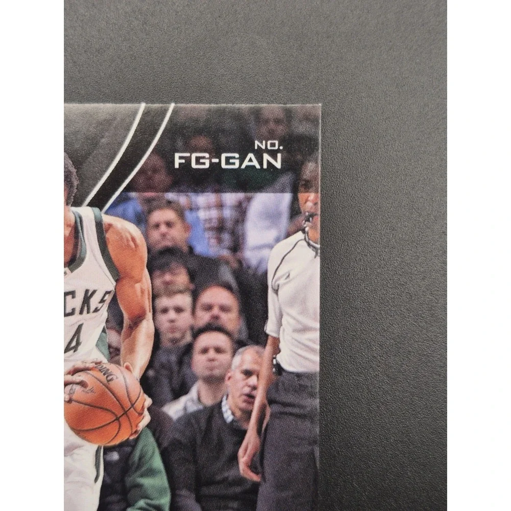 2017-18 Totally Certified Giannis Antetokounmpo‎ #FG-GAN Fabric of the Game /25